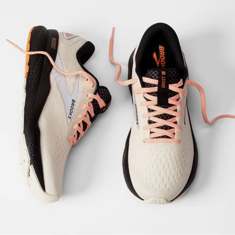 Brooks GHOST 16 Women's Sneakers - NEVER WORN Size 8.5 White and Orange